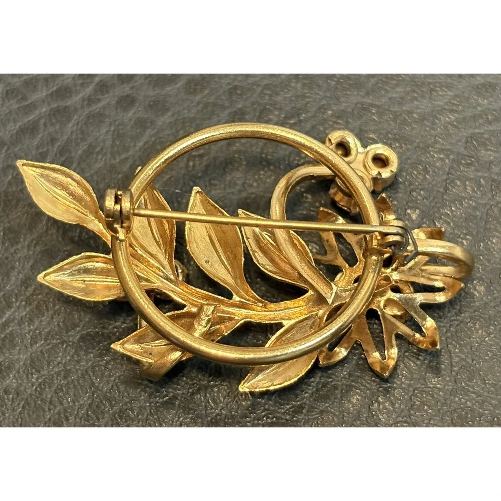 Vintage Pink Flower Round Frame Flower Brooch Pin Rhinestone Crystal Gold Tone